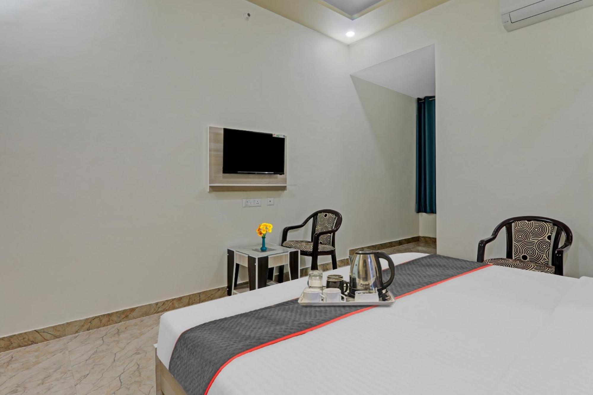 Townhouse P.S.Palace Near Amausi Metro Station Lucknow Dış mekan fotoğraf