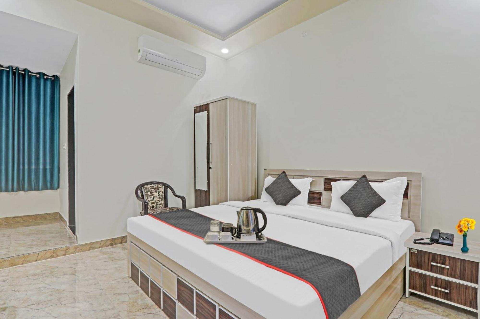 Townhouse P.S.Palace Near Amausi Metro Station Lucknow Dış mekan fotoğraf