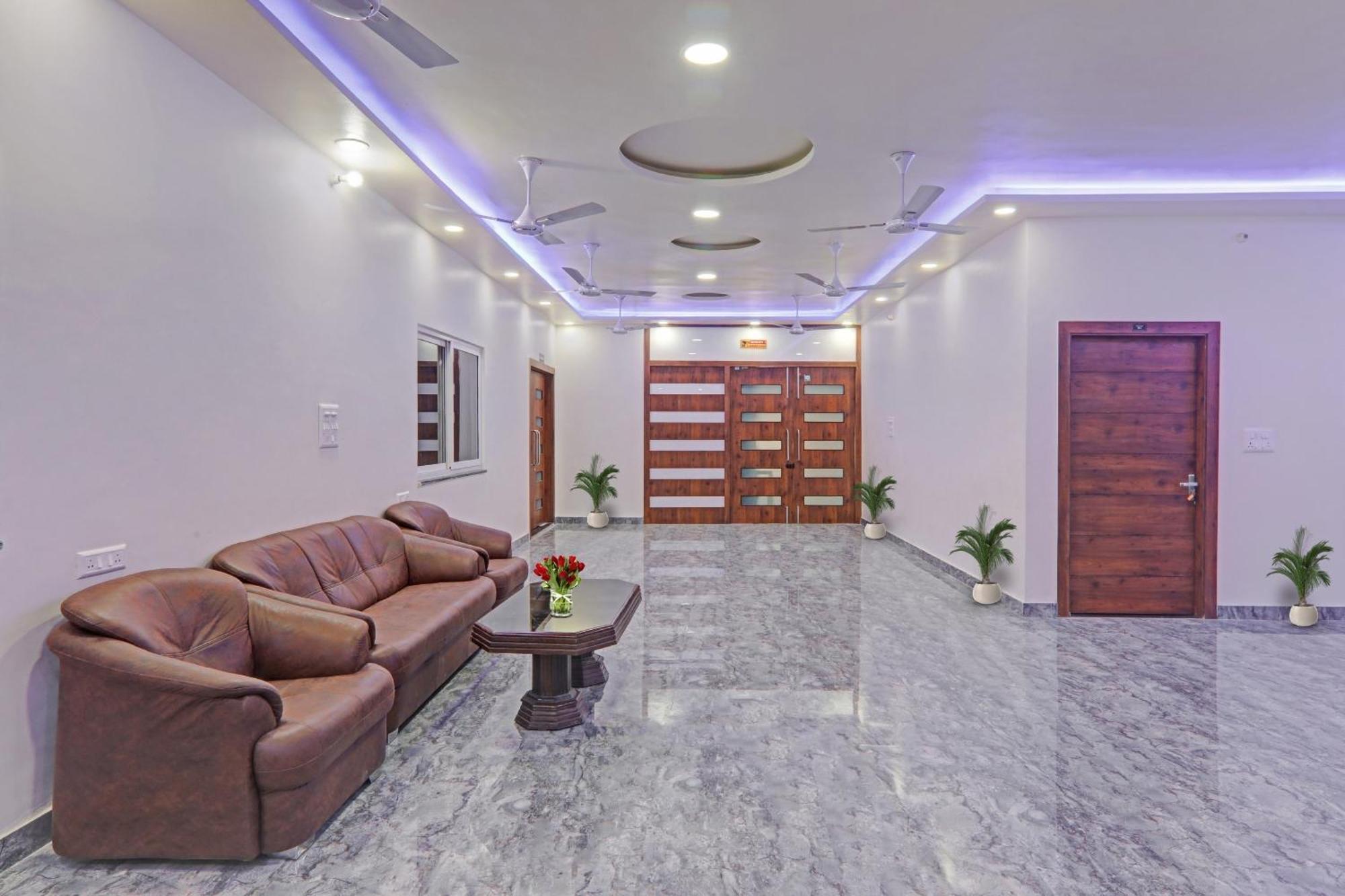Townhouse P.S.Palace Near Amausi Metro Station Lucknow Dış mekan fotoğraf