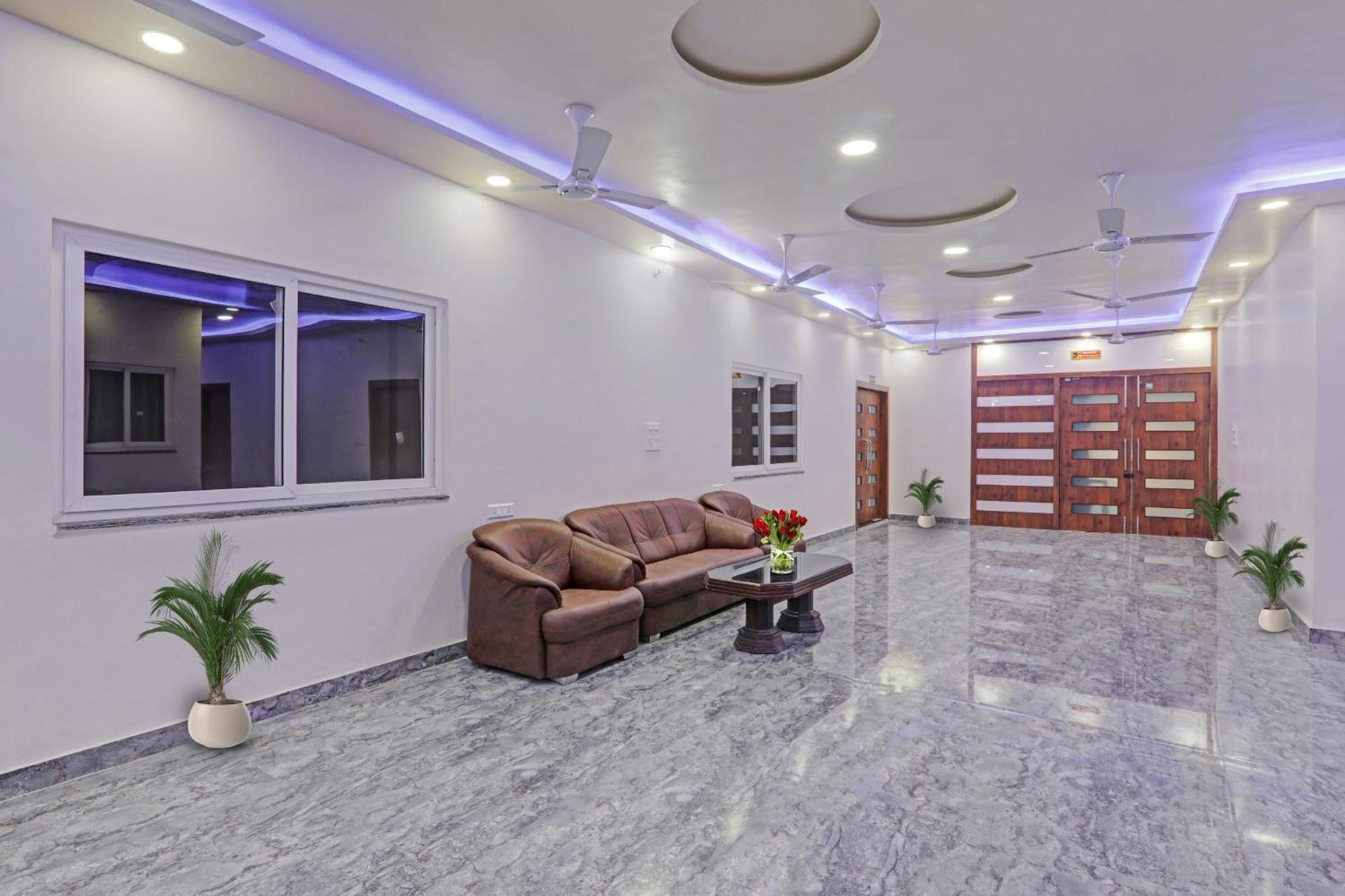 Townhouse P.S.Palace Near Amausi Metro Station Lucknow Dış mekan fotoğraf