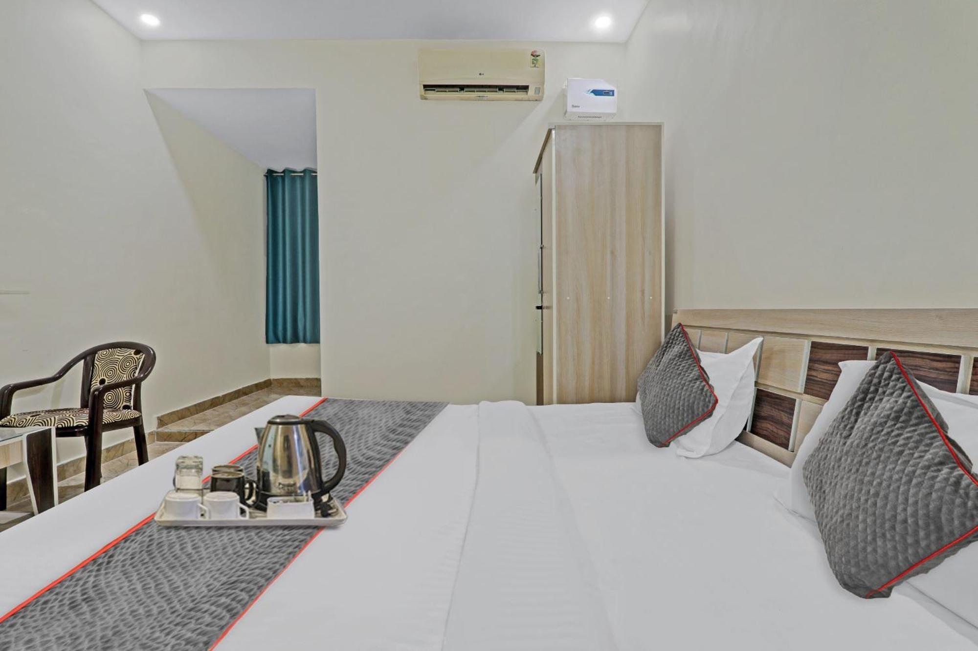 Townhouse P.S.Palace Near Amausi Metro Station Lucknow Dış mekan fotoğraf